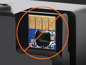 ATTENTION: Do not touch the chip during installation