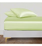 Experience the ultimate comfort and style with Linenwalas fitted Fitted sheets.