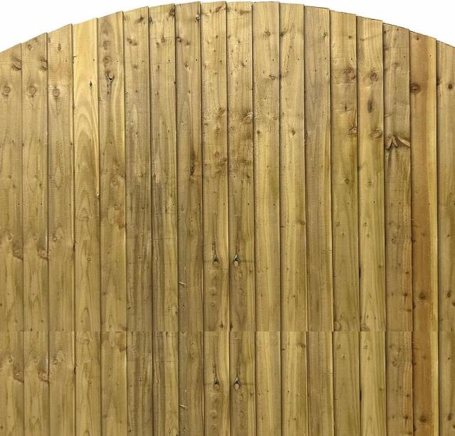 Feather Edge Vertical Fence